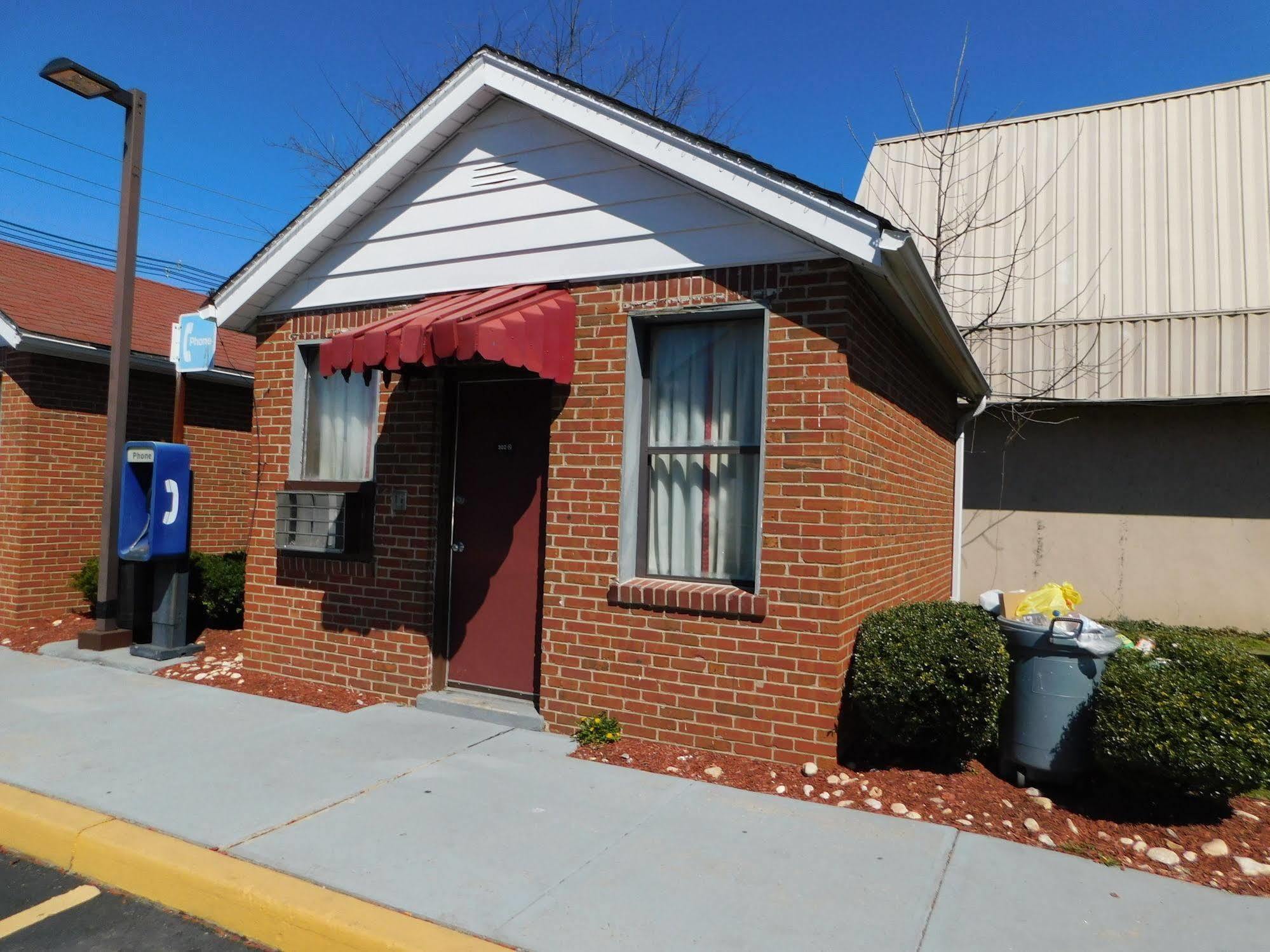 Mounts Motel Lawrenceville Exterior foto